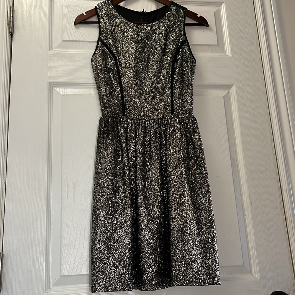 Lord and Taylor Design Lab Sz Medium sparkly gold & black cocktail dress
